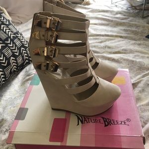 Wedge heels new